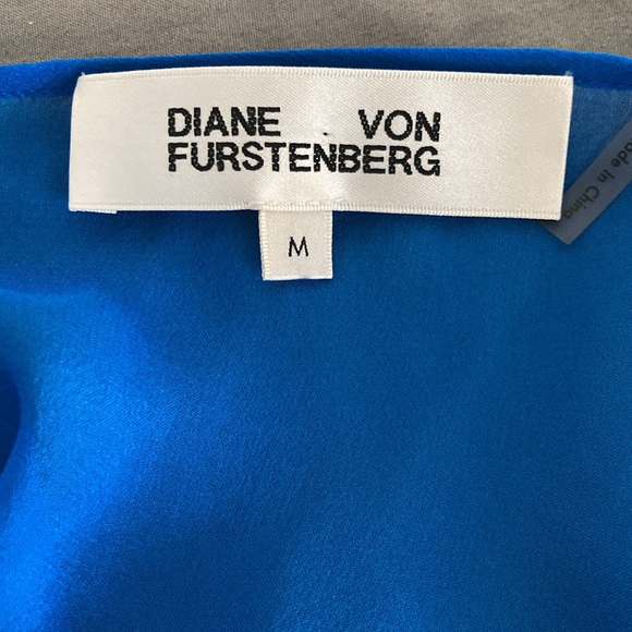 Diane von Furstenberg Bright Blue Sleeveless Silk Blouse Medium - Picture 10 of 10